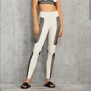 ALO Yoga Electric Legging in Bone